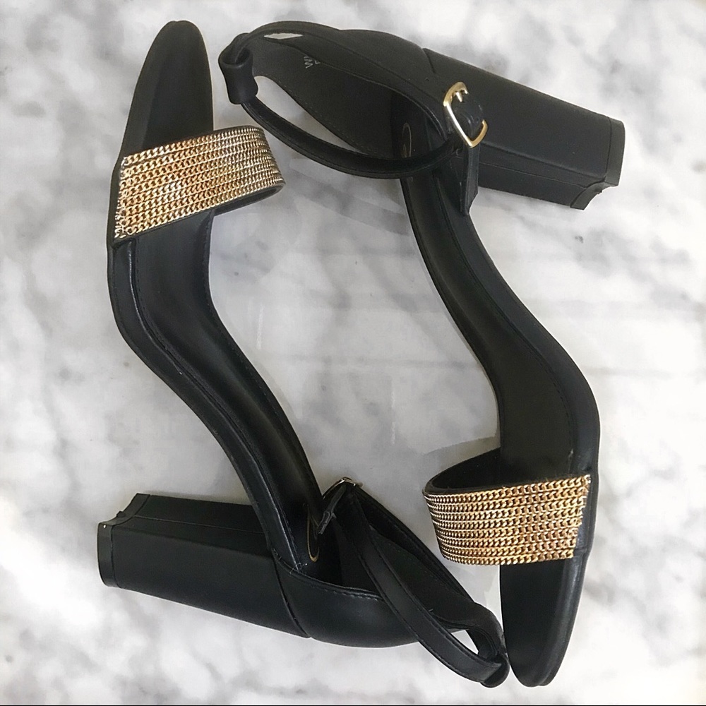{windsor} Chain Detailed Heels